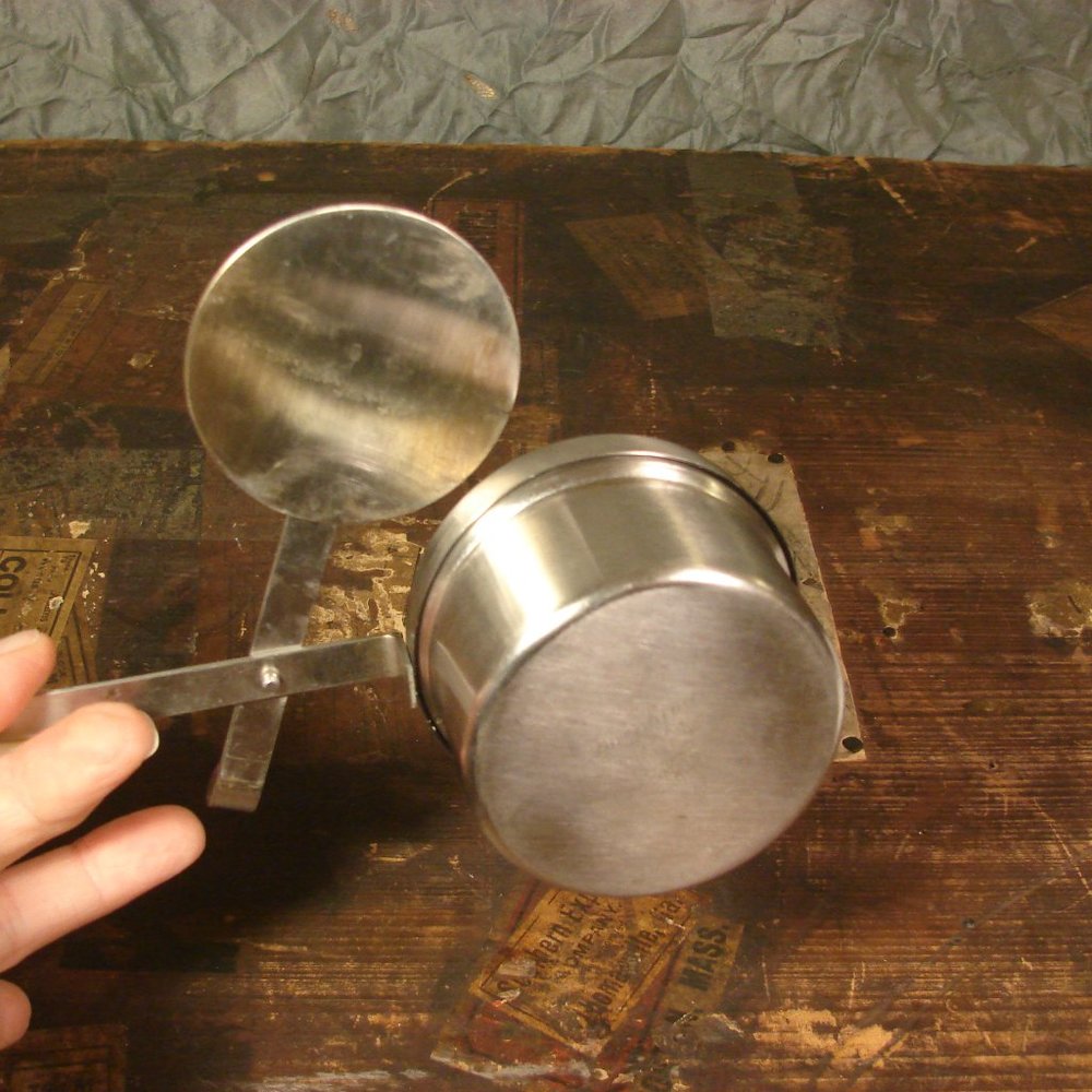 Royal Dolphin Japan 18-8 Stainless Steel fuel holder and lid for fondue set - Picture 5 of 11